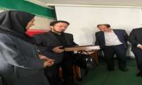 دکتر نگار مهری کارشناس فرآورده های طبیعی، سنتی و مکمل های معاونت غذا و دارو دانشگاه در جلسه ای که با حضوران فعالان عرصه هوشیار سازی برگزار شده بود از سوی رئیس این صنف به عنوان  فعال عرصه هوشیار سازی حمایت از سلامت جنین تجلیل شد.